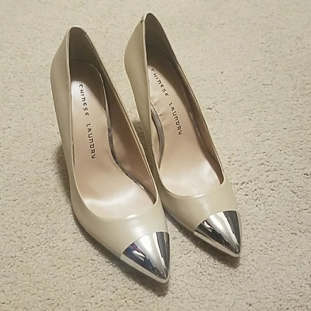 Chinese Laundry tan heels